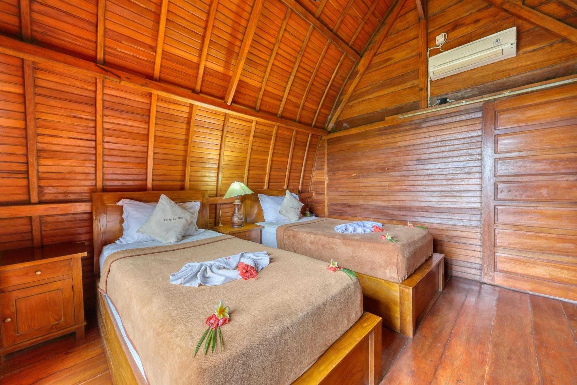Petak Cottage Ped Екстер'єр фото